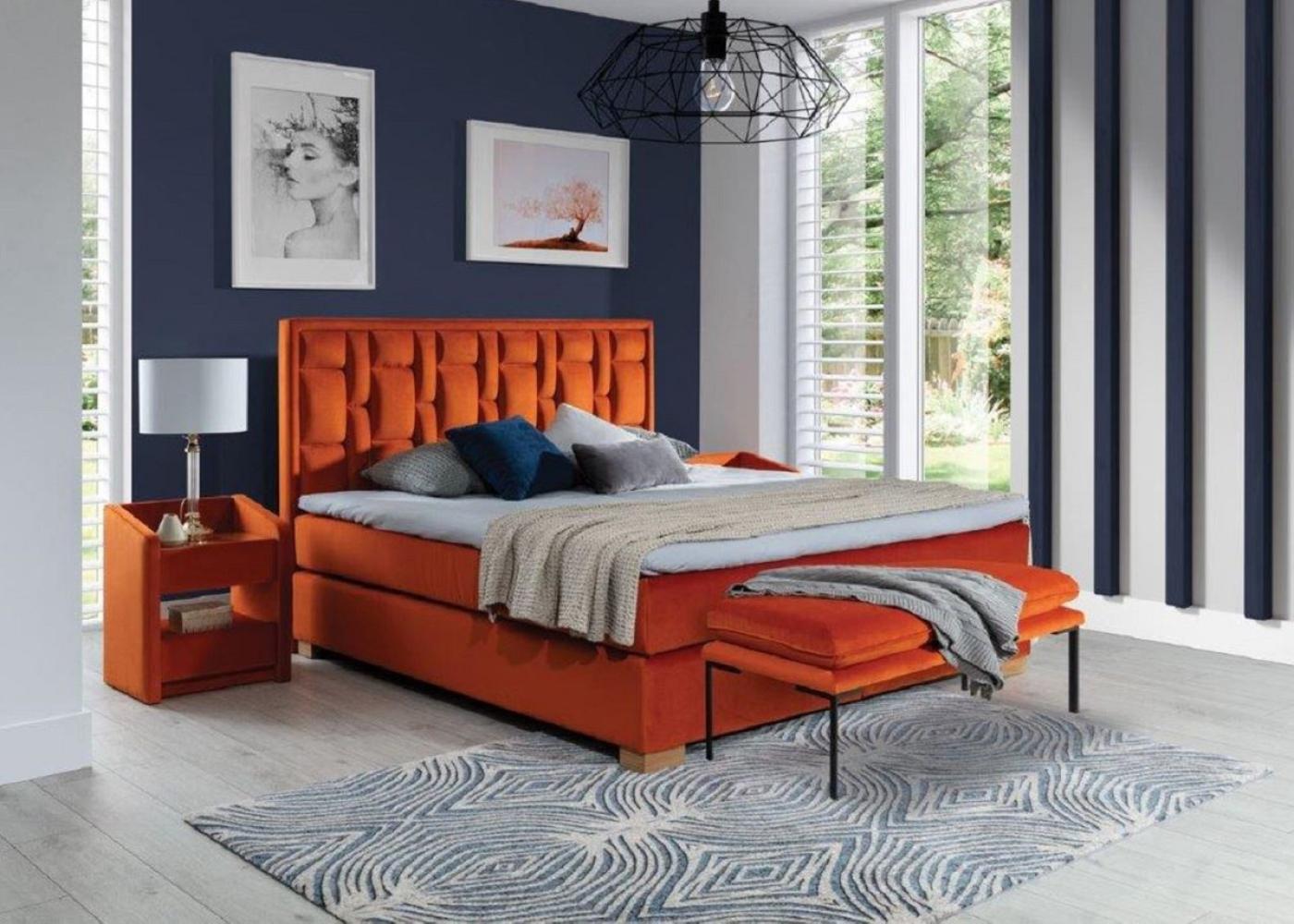 Casa Padrino Luxus Doppelbett Orange / Naturfarben - Verschiedene Größen - Modernes Massivholz Bett mit Kopfteil - Moderne Schlafzimmer Möbel - Luxus Kollektion Bild 1