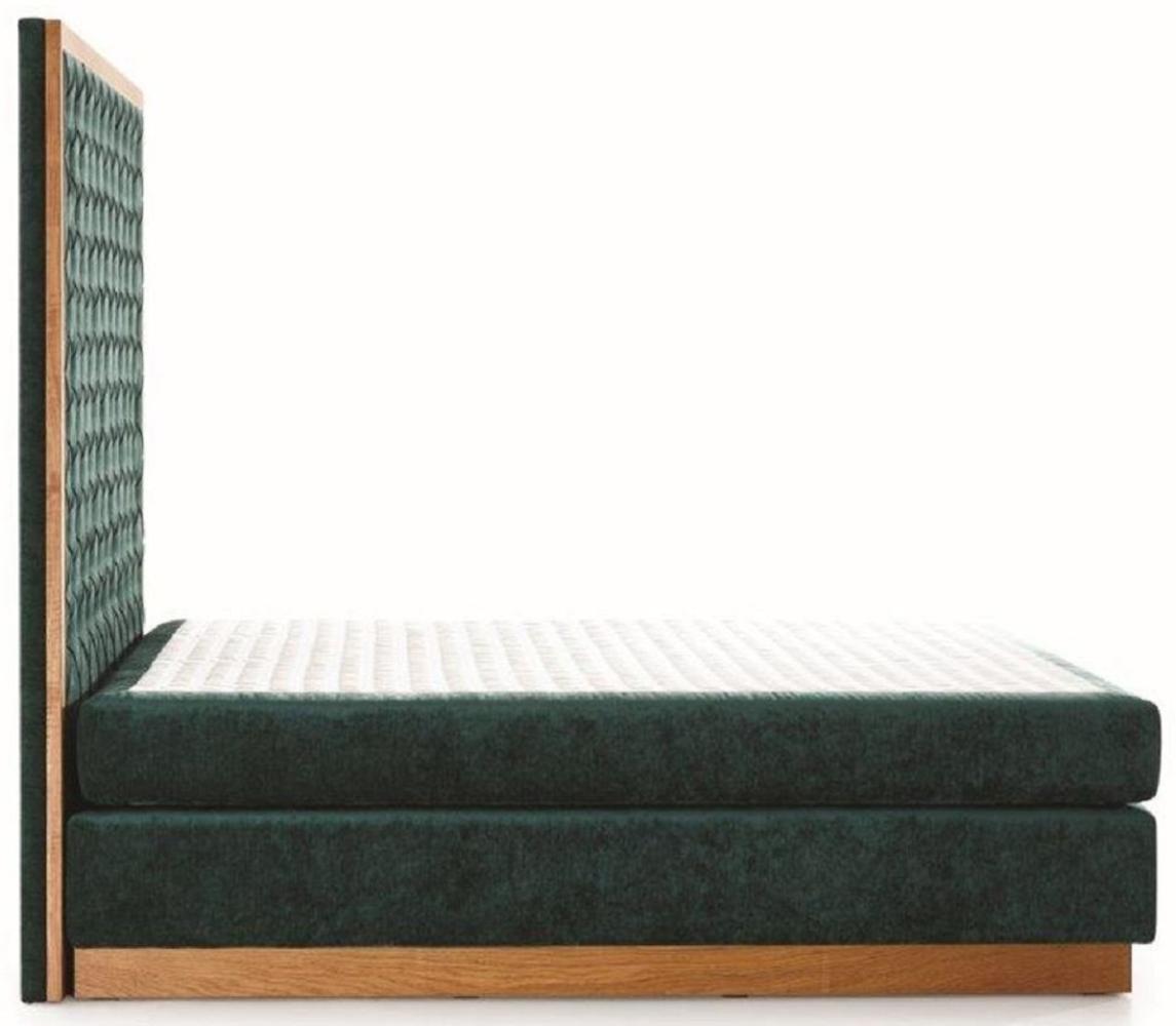 Casa Padrino Luxus Doppelbett Dunkelgrün / Naturfarben - Verschiedene Größen - Modernes Massivholz Bett mit Kopfteil - Moderne Schlafzimmer Möbel - Luxus Kollektion Bild 1