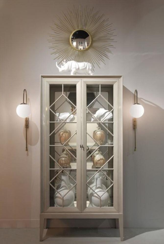 Casa Padrino Luxus Vitrine Hellgrau 110 x 42 x H. 220 cm - Edler Massivholz Vitrinenschrank mit 2 Glastüren - Luxus Wohnzimmer Möbel Bild 1
