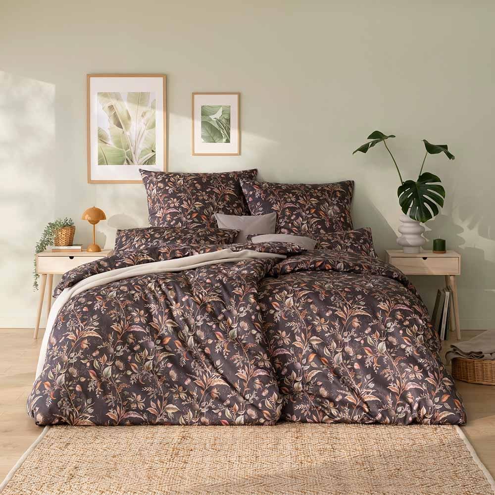 Estella Mako-Satin Bettwäsche 155x220 Jolanda braun Wiesenblumen Blätter 7953-310 Bild 1