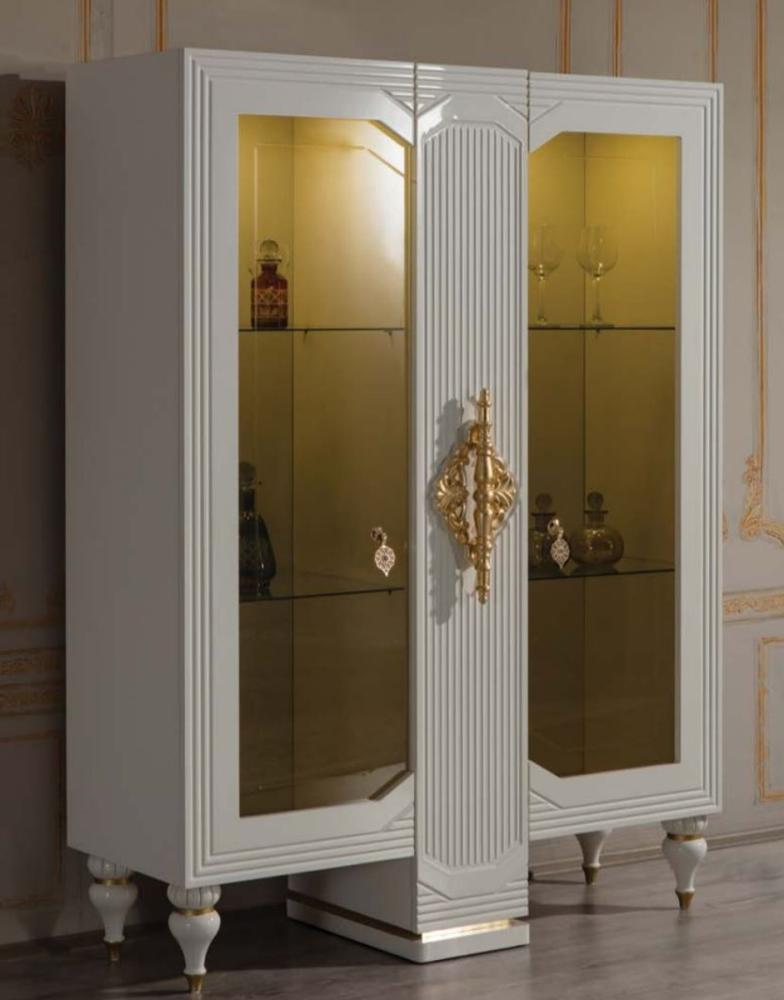 Casa Padrino Luxus Barock Vitrine Weiß / Gold 125 x 49 x H. 169 cm - Beleuchteter Massivholz Vitrinenschrank mit 2 Glastüren - Edle Barock Möbel Bild 1