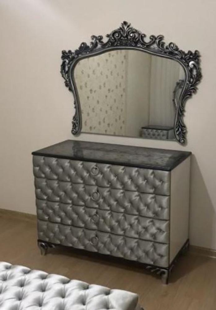 Casa Padrino Barock Schlafzimmer Kommode mit elegantem Wandspiegel Silber - Massivholz Schrank mit Spiegel - Schlafzimmer Möbel im Barockstil Bild 1