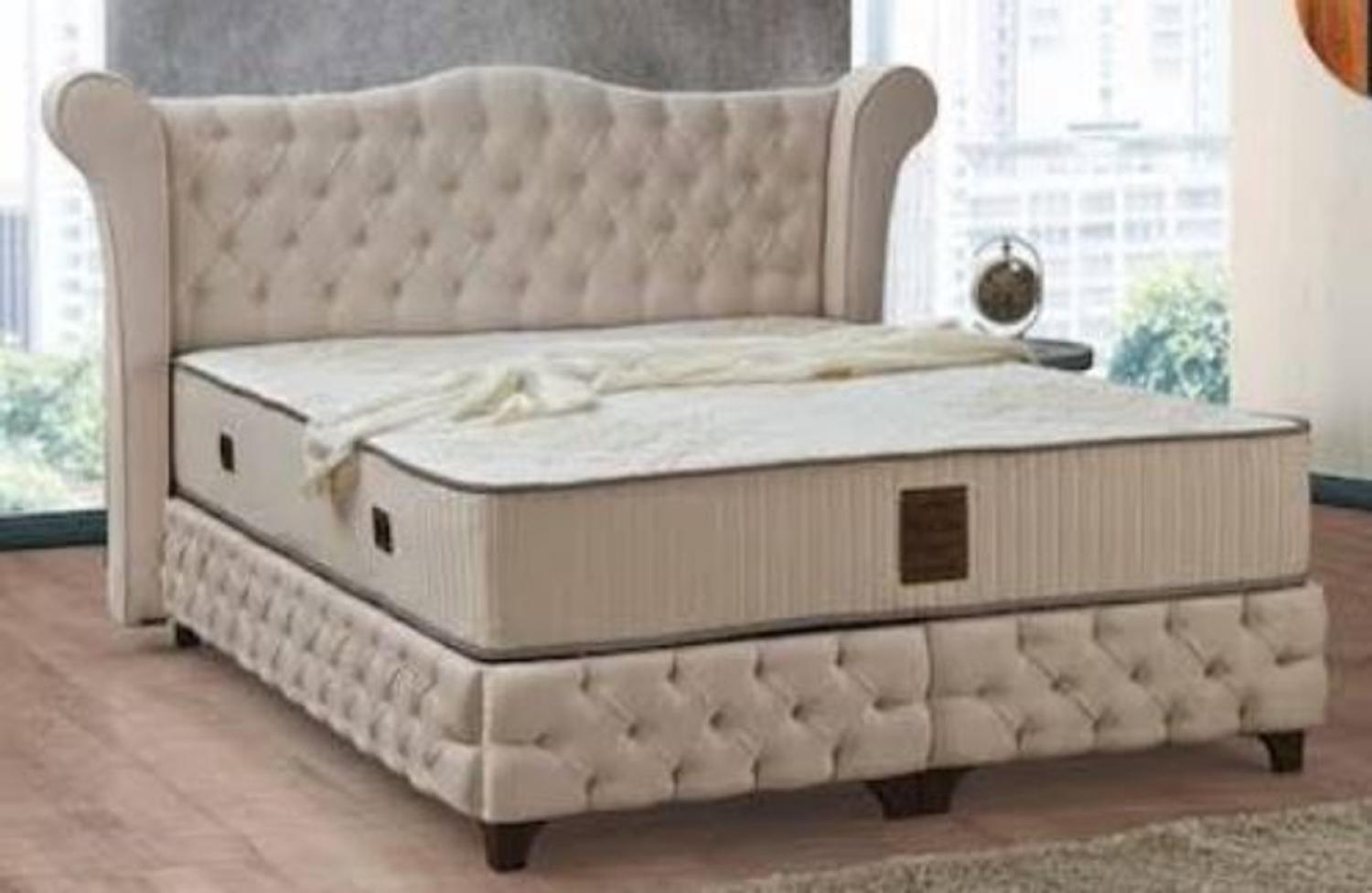 Casa Padrino Barock Doppelbett Beige / Schwarz - Edles Samt Bett mit Matratze - Schlafzimmer Möbel im Barockstil Bild 1