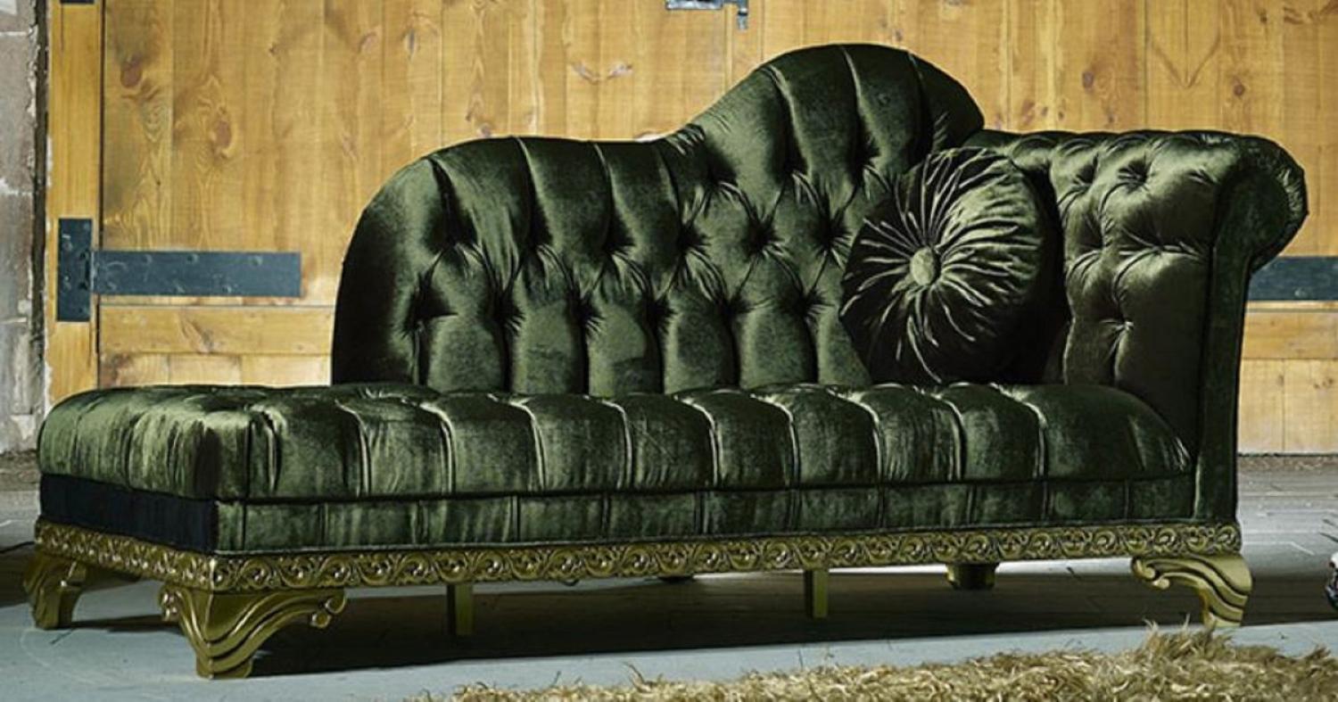 Casa Padrino Luxus Barock Chaiselongue Grün - Handgefertigte Massivholz Recamiere mit edlem Samtstoff und dekorativem Kissen Bild 1
