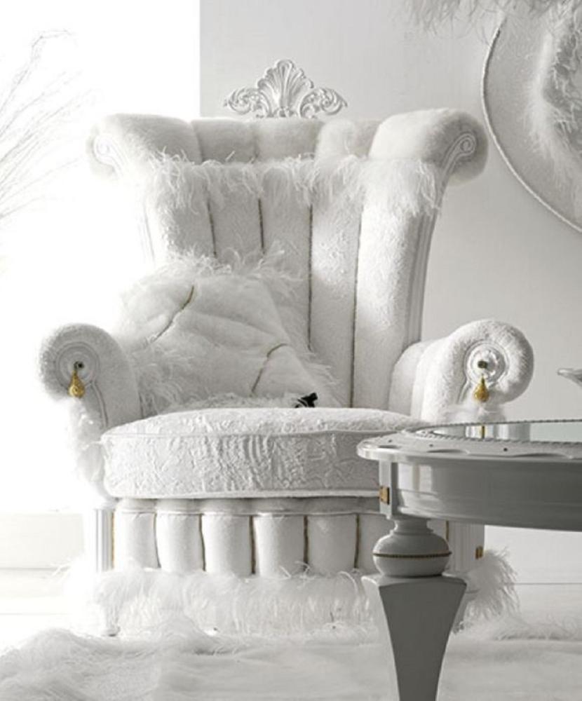 Casa Padrino Luxus Barock Sessel Weiß / Gold - Prunkvoller Wohnzimmer Sessel im Barockstil - Barock Wohnzimmer Möbel - Barock Schloß Möbel - Erstklassische Qualität - Made in Italy Bild 1