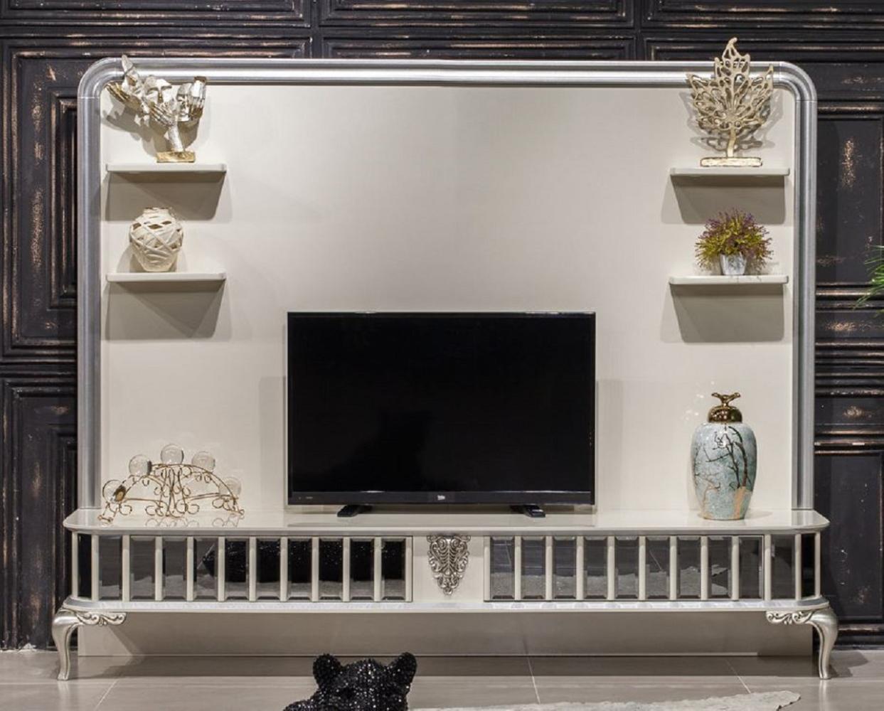 Casa Padrino Luxus Barock TV Schrank Weiß / Silber - Prunkvolles Wohnzimmer Sideboard mit Rückwand - Barock Wohnzimmer Möbel Bild 1