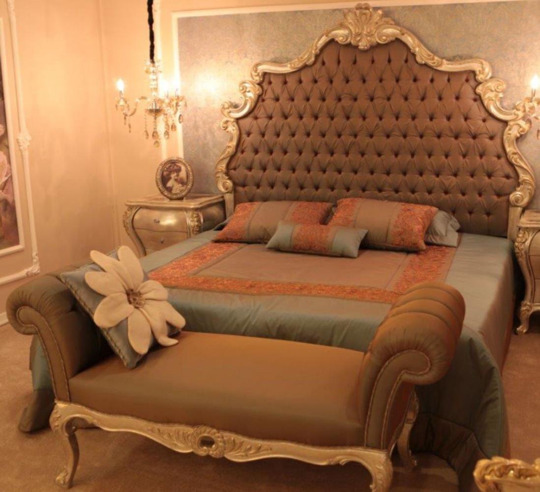 Casa Padrino Luxus Barock Doppelbett Braun / Silber / Gold 230 x 200 x H. 220 cm - Edles Massivholz Bett mit Kopfteil - Prunkvolle Schlafzimmer Möbel im Barockstil Bild 1