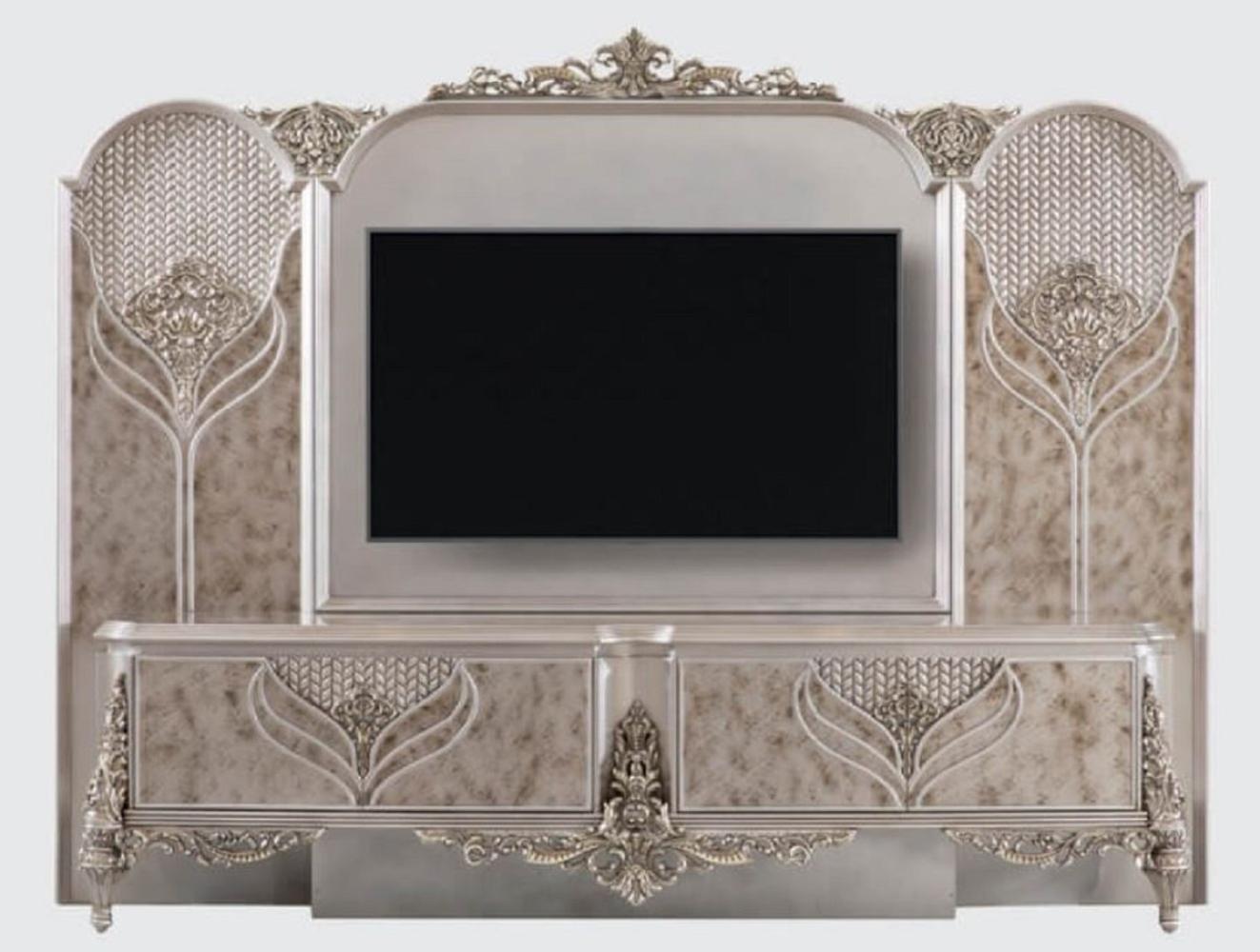 Casa Padrino Luxus Barock TV Schrank Silber - Prunkvolles Wohnzimmer Sideboard mit Rückwand - Barock Wohnzimmer Möbel Bild 1