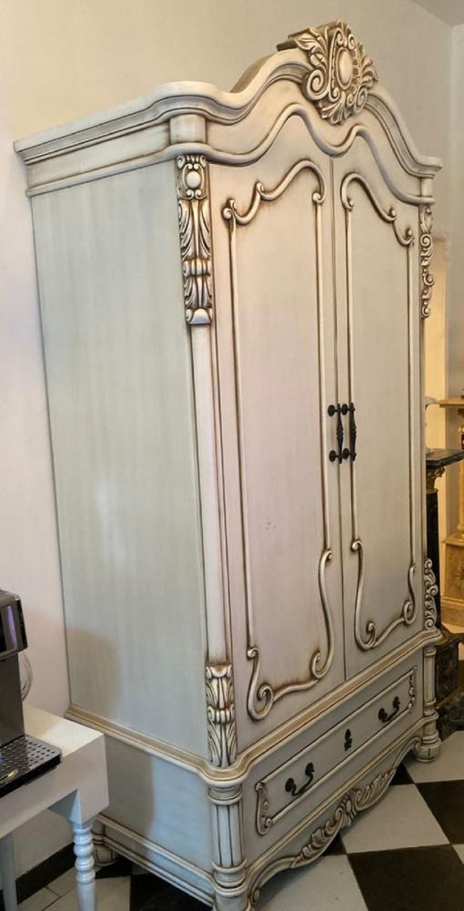 Casa Padrino Luxus Barock Schlafzimmerschrank Antik Weiß / Braun - Prunkvoller Massivholz Schrank mit 2 Türen & Schublade - Barock Kleiderschrank - Schlafzimmer Möbel im Barockstil - Barock Möbel Bild 1