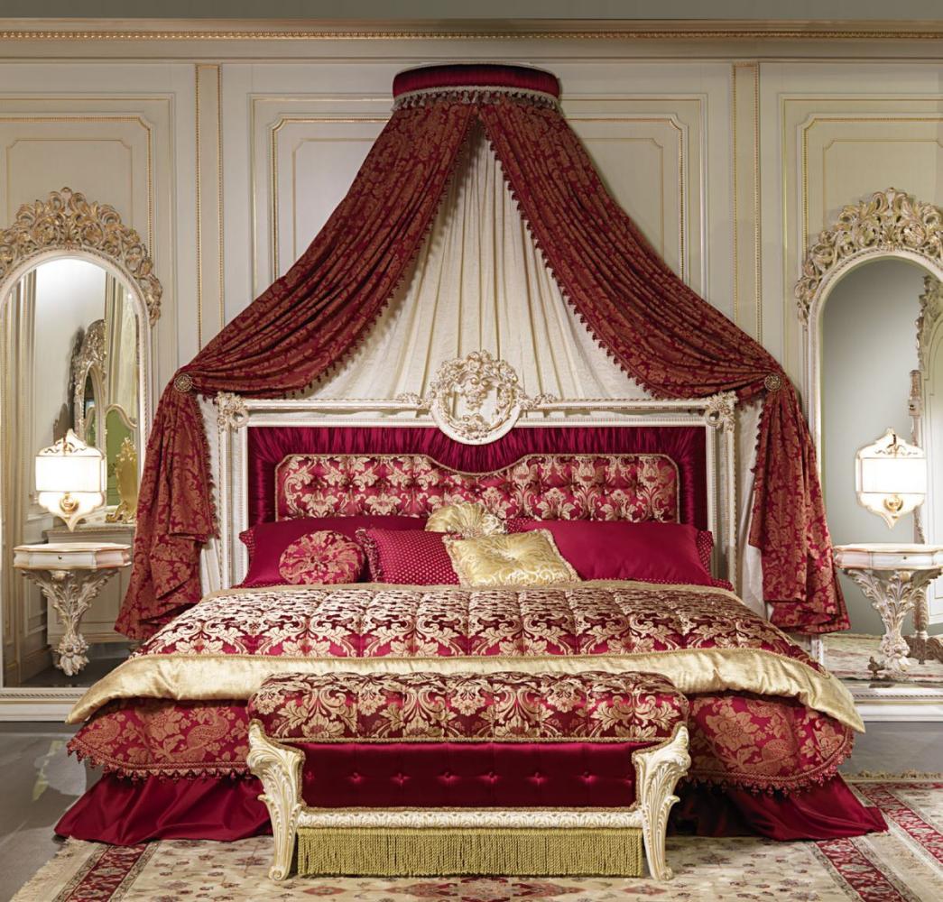 Casa Padrino Luxus Barock Schlafzimmer Set Bordeauxrot / Weiß / Gold - 1 Doppelbett mit Kopfteil & 1 Baldachin & 1 Sitzbank - Barock Schlafzimmer Möbel - Edel & Prunkvoll Bild 1