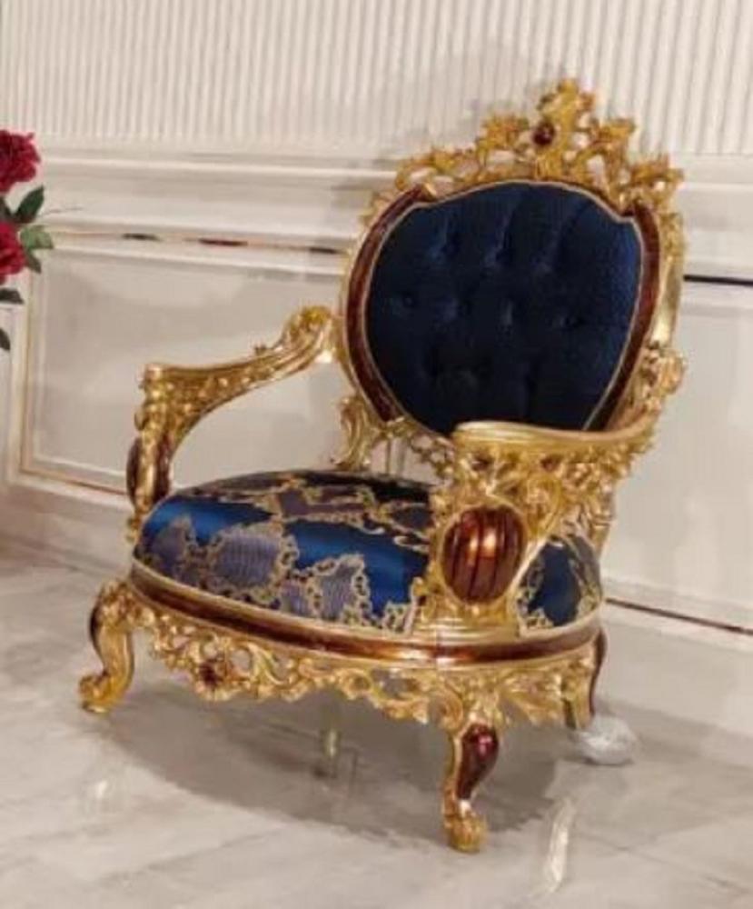 Casa Padrino Luxus Barock Sessel Blau / Gold / Braun - Prunkvoller Wohnzimmer Sessel mit elegantem Muster - Barock Wohnzimmer Möbel Bild 1