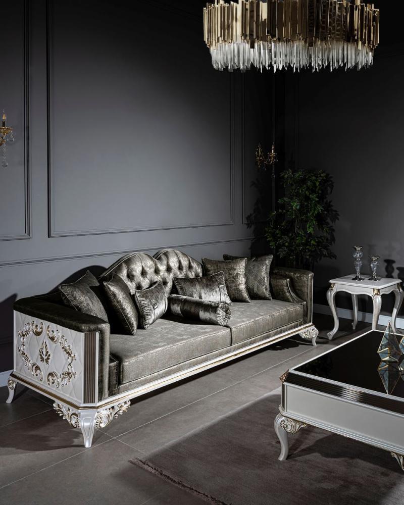 Casa Padrino Luxus Barock Sofa Grün / Weiß / Gold 255 x 92 x H. 91 cm - Prunkvolles Wohnzimmer Sofa mit dekorativen Kissen Bild 1