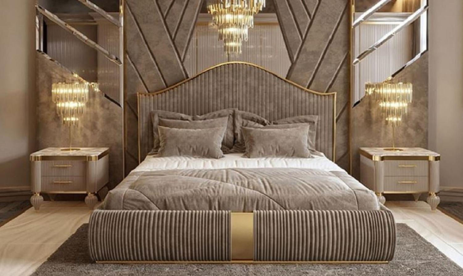 Casa Padrino Luxus Art Deco Schlafzimmer Set Grau / Weiß / Gold - 1 Doppelbett mit Kopfteil & 2 Nachttische - Art Deco Schlafzimmer & Hotel Möbel - Luxus Kollektion Bild 1