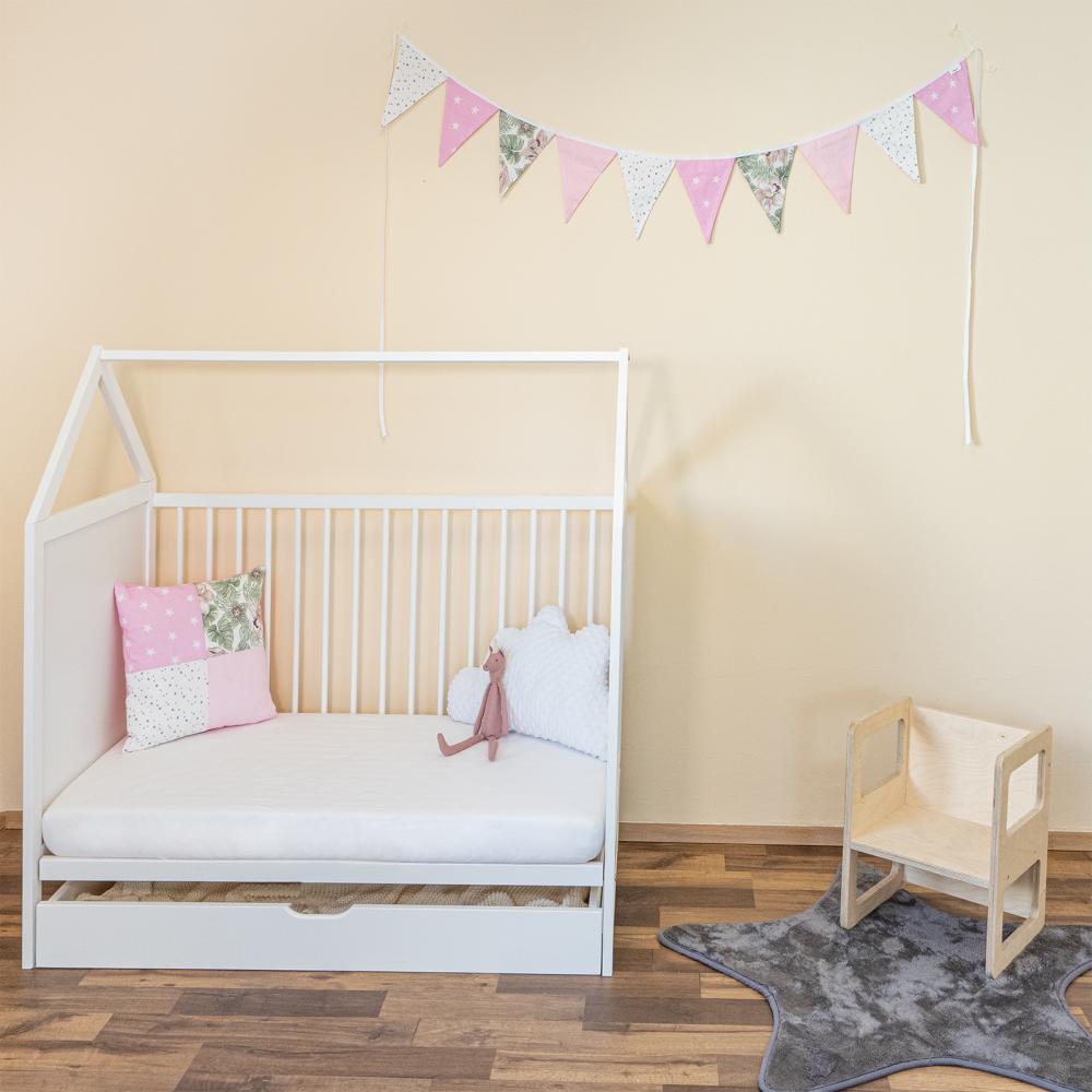 Deko-Set für Kinderzimmer: Girlande, Kissen 40x40 cm mit Kissenbezug in rosa Bild 1