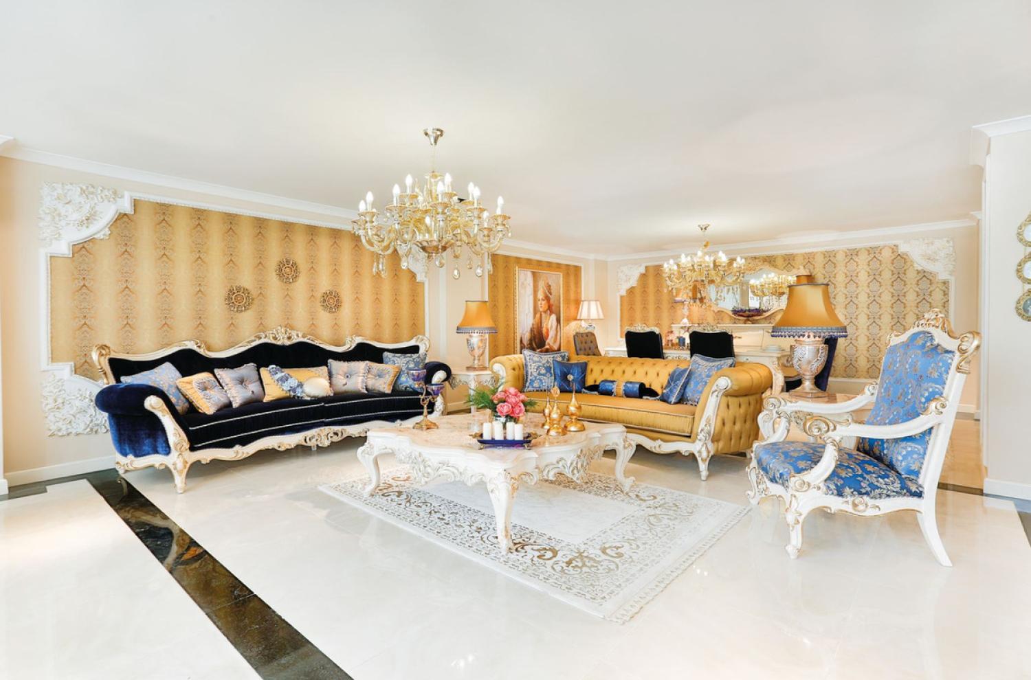 Casa Padrino Luxus Barock Wohnzimmer Set Blau / Weiß / Gold - 2 Sofas & 2 Sessel & 1 Couchtisch & 2 Beistelltische - Wohnzimmer Möbel im Barockstil - Edel & Prunkvoll Bild 1