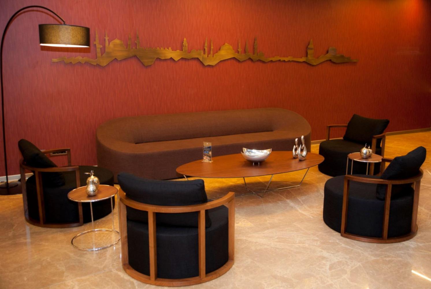 Casa Padrino Designer Sofa Braun 315 x 82 x H. 70 cm - Wohnzimmer Sofa - Loft Sofa - Hotel Sofa - Lobby Sofa - Luxus Qualität Bild 1