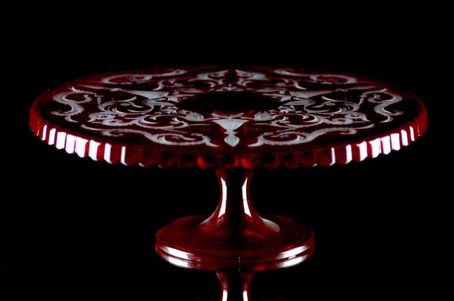 Casa Padrino Luxus Kuchenteller Rot / Silber Ø 32 x H. 12 cm - Handgefertigte und handgravierte Glas Kuchenplatte - Hotel & Restaurant Accessoires - Luxus Qualität Bild 1