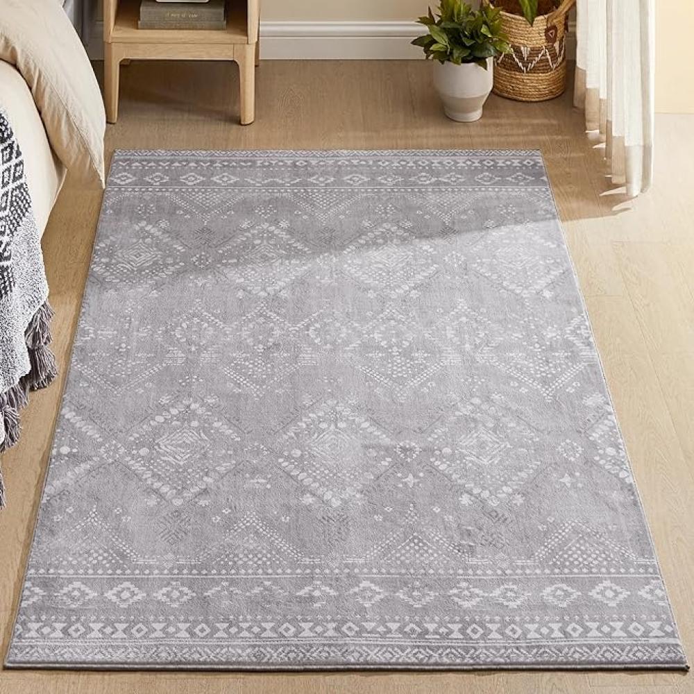 SONGMICS HOME Teppich, 120 x 170 cm, Wohnzimmerteppich, Rutschfester Teppich, Kurzflor, flauschig, Dekoration, für Wohnzimmer, Schlafzimmer, maschinenwaschbar, Boho-Stil, Taubengrau Bild 1