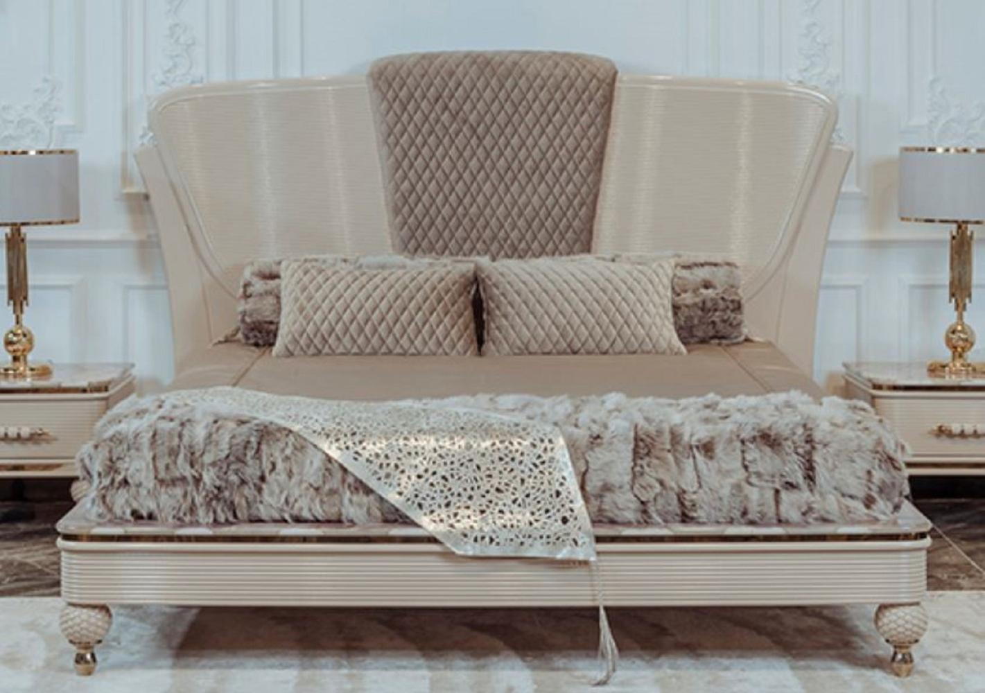 Casa Padrino Luxus Art Deco Doppelbett Beige / Grau / Gold - Edles Massivholz Bett mit Kopfteil - Art Deco Schlafzimmer & Hotel Möbel - Luxus Kollektion Bild 1