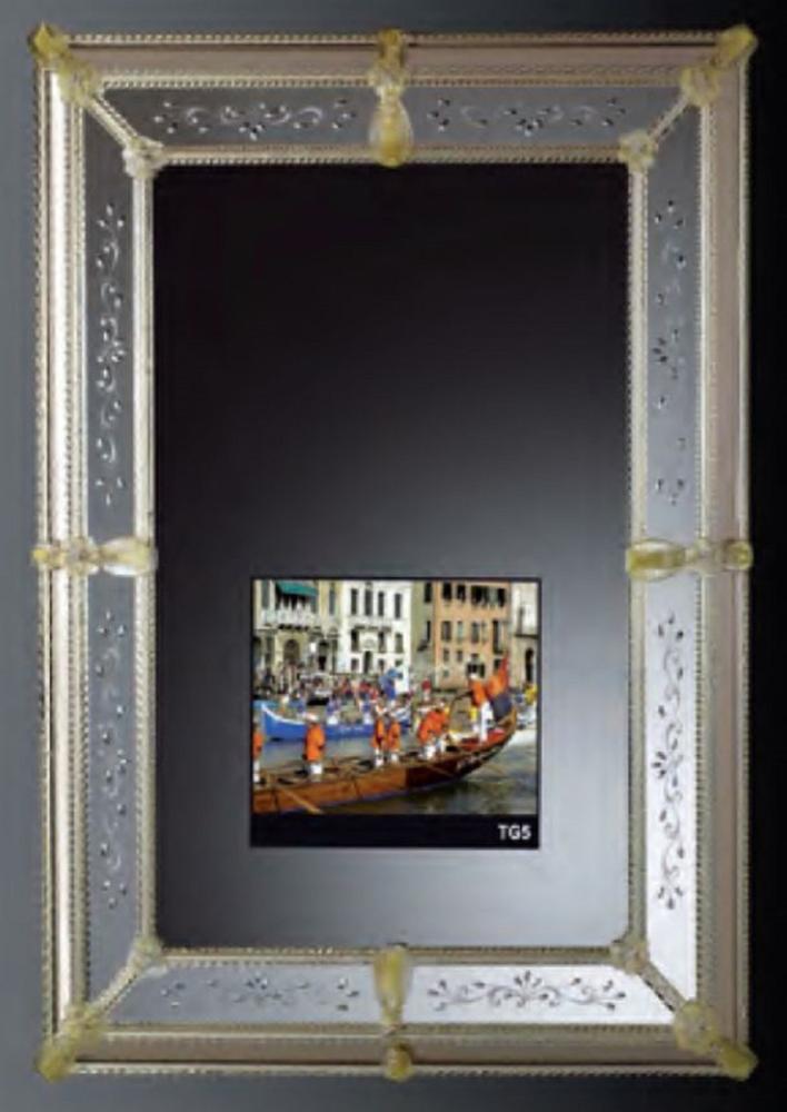 Casa Padrino Luxus Barock Spiegel Gold - Prunkvoller Wandspiegel im Venezianischen Stil mit integriertem 19 Zoll TV - Hotel Möbel - Barock Möbel - Luxus Möbel im Barockstil - Made in Italy Bild 1