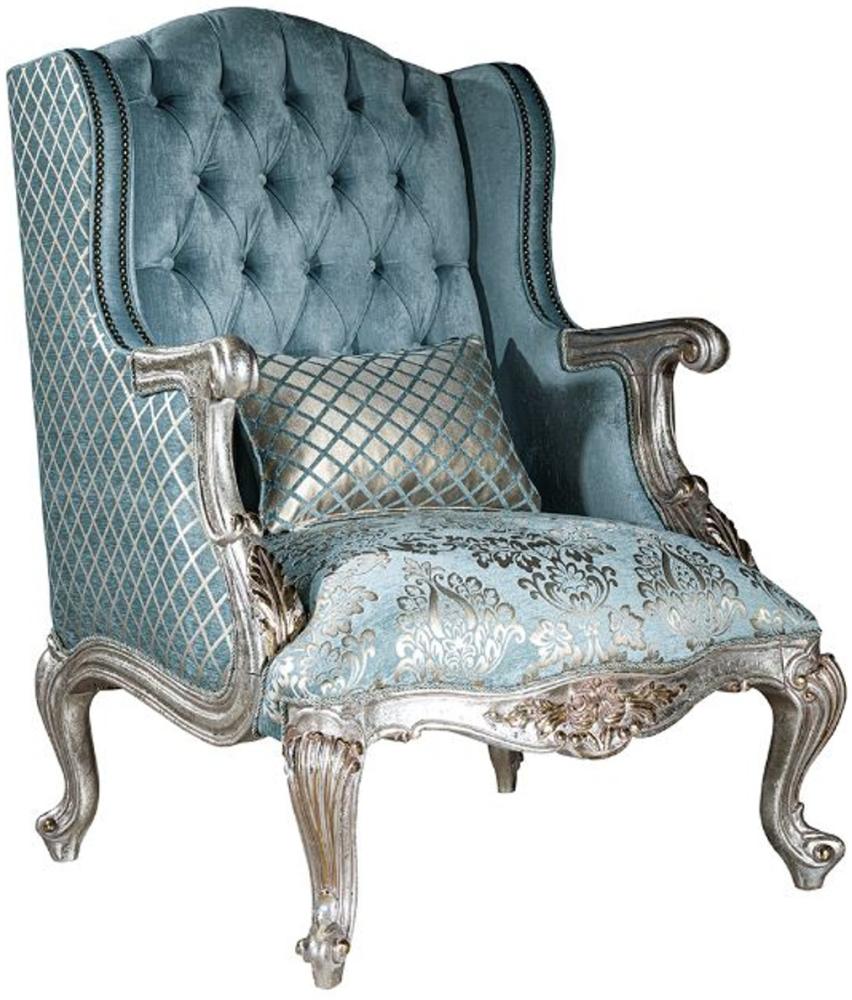 Casa Padrino Luxus Barock Ohrensessel Hellblau / Silber / Gold 77 x 80 x H. 113 cm - Wohnzimmer Sessel mit elegantem Muster und dekorativem Kissen - Barock Wohnzimmer Möbel Bild 1