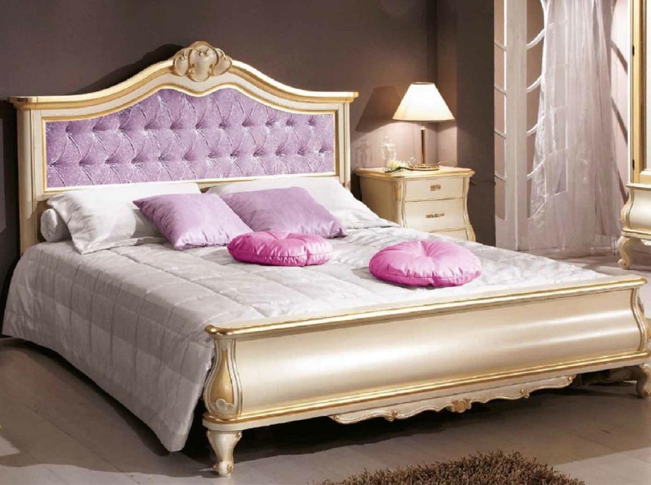 Casa Padrino Luxus Barock Doppelbett Lila / Cremefarben / Gold - Prunkvolles Massivholz Bett im Barockstil - Barock Schlafzimmer & Hotel Möbel - Luxus Qualität - Made in Italy Bild 1