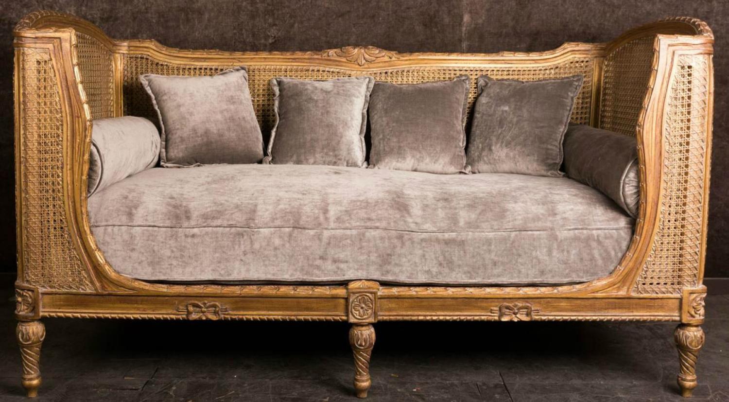Casa Padrino Luxus Barock Sofa mit Kissen Braun / Taupe 187 x 89 x H. 103 cm - Handgefertigtes Sofa im Antik Stil - Wohnzimmer Möbel Bild 1