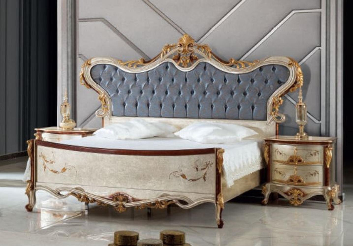 Casa Padrino Luxus Barock Schlafzimmer Set Blau / Silber - 1 Doppelbett mit Kopfteil & 2 Nachttische - Schlafzimmer Möbel im Barockstil - Edel & Prunkvoll Bild 1