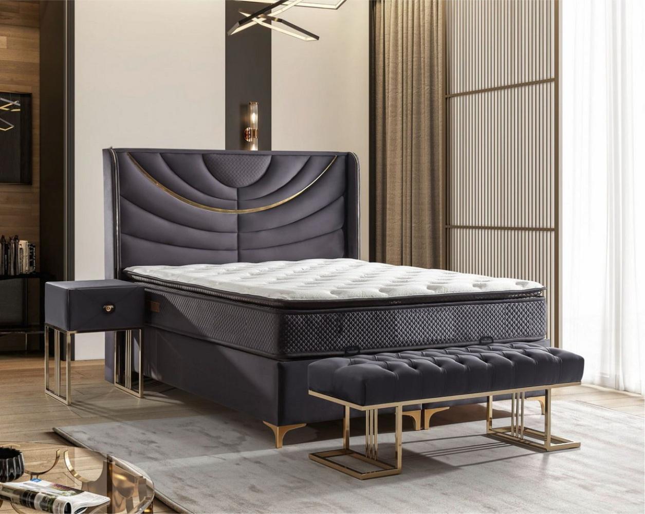 Casa Padrino Luxus Doppelbett Lila / Gold - Verschiedene Größen - Massivholz Bett mit Kopfteil und Matratze - Hotel Möbel - Schlafzimmer Möbel - Luxus Möbel Bild 1