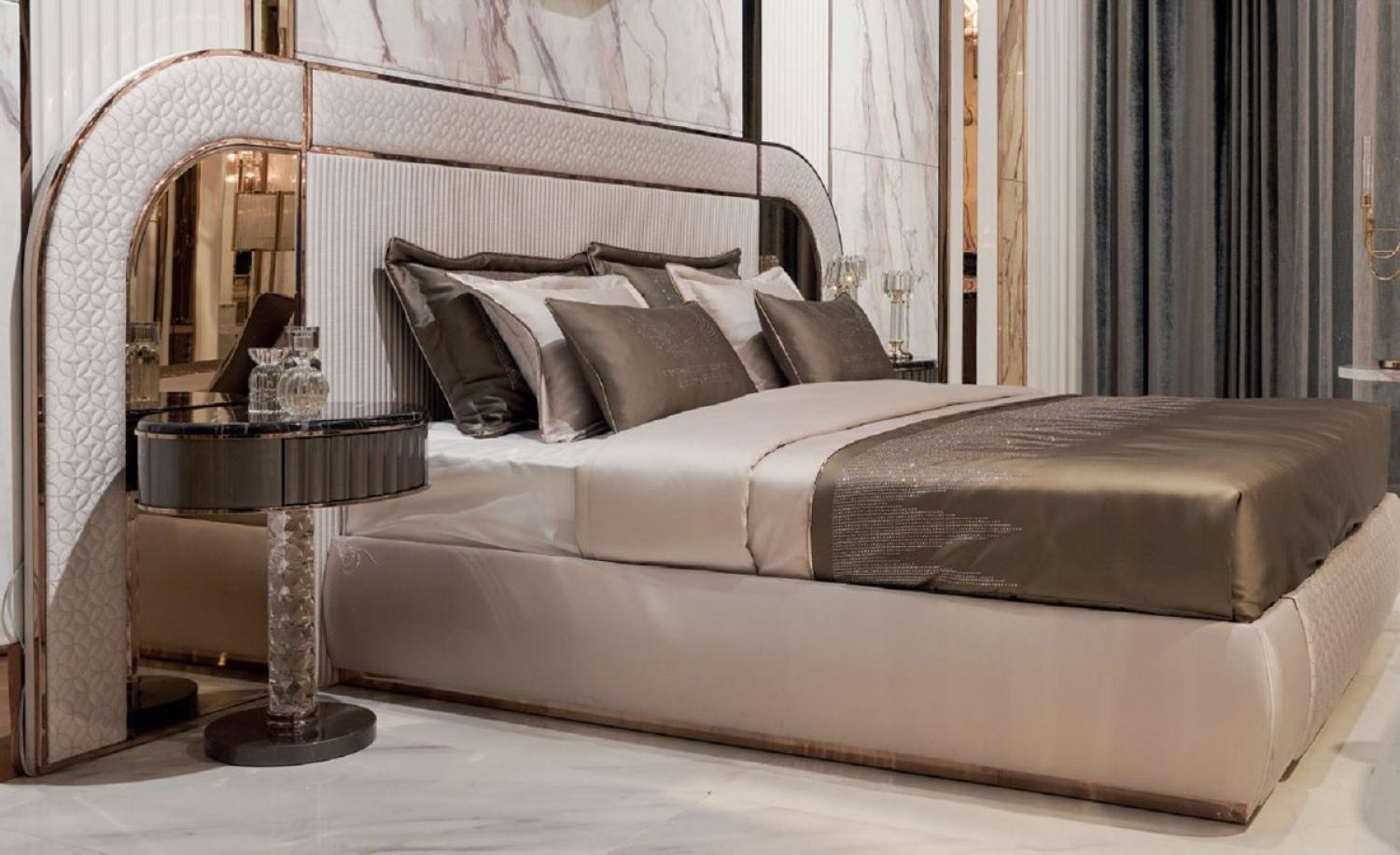 Casa Padrino Luxus Art Deco Doppelbett Grau / Kupfer 350 x 209,5 x H. 140 cm - Edles Massivholz Bett mit verspiegeltem Kopfteil - Luxus Schlafzimmer Möbel - Hotel Möbel - Art Deco Möbel Bild 1