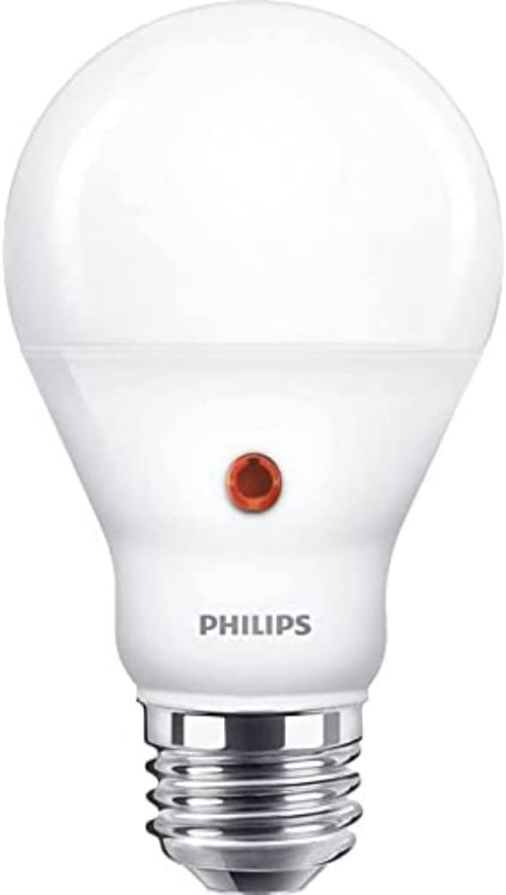 Philips LED-Lampe Classic Standard Day/Night Sensor 7. 5W/827 (60W) frosted E27 Bild 1