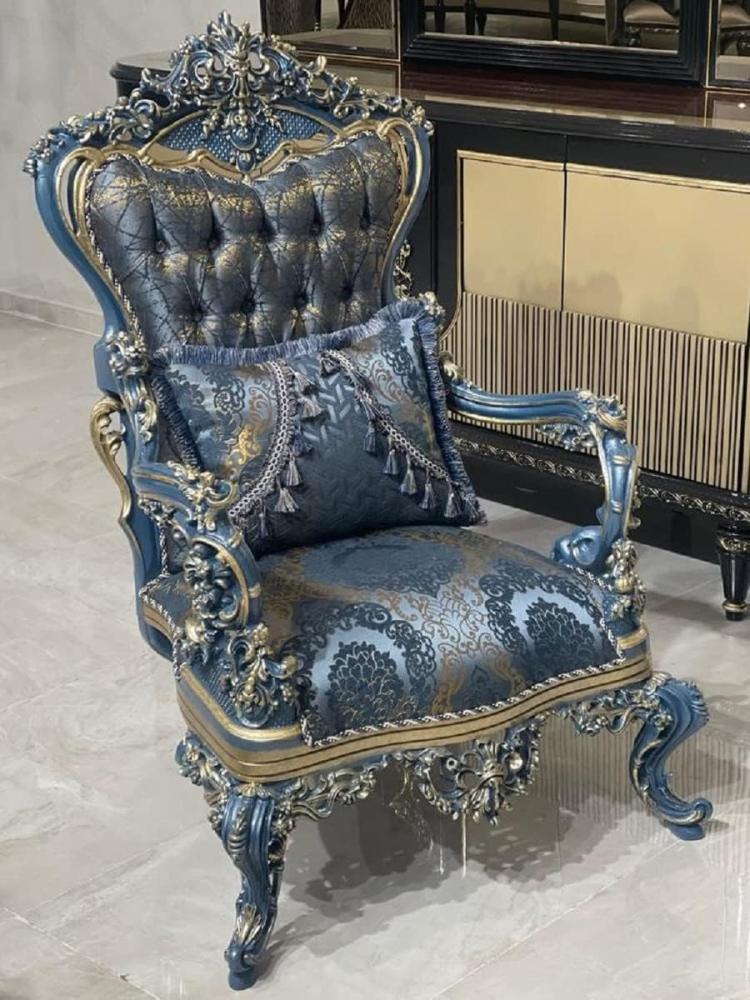 Casa Padrino Luxus Barock Sessel Blau / Gold - Prunkvoller Wohnzimmer Sessel mit elegantem Muster - Barockstil Wohnzimmer Möbel - Luxus Möbel im Barockstil - Barock Möbel Bild 1