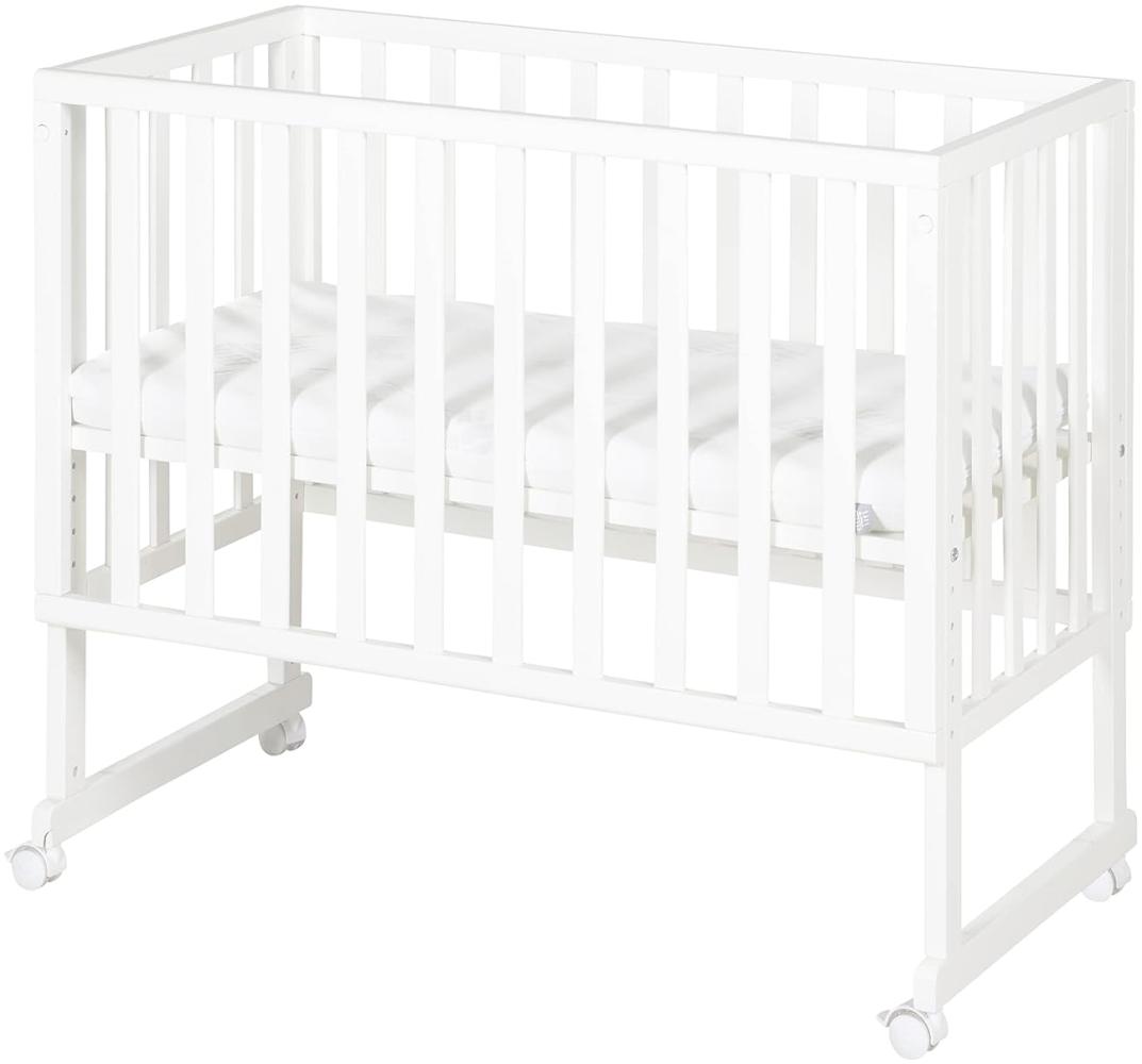 Roba Stuben- und Beistellbett safe asleep 3 in 1 - 45 x 90 cm - Höhenverstellbar - Komplettes Anstellbett mit Matratze + Canvas Barriere - Bett Set für Babys - Holz weiß Bild 1