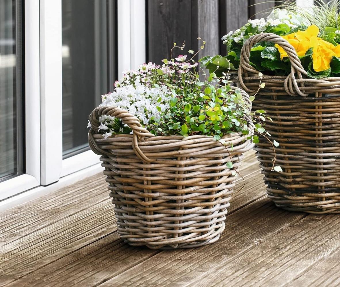 Dekoleidenschaft Pflanzkübel Pflanzkorb "Rattan", grau gekalkt, Blumentopf, Pflanztopf, Blumenkübel, Rattankorb, Flechtkorb, Pflanzentopf, Gartendeko für Draußen Bild 1