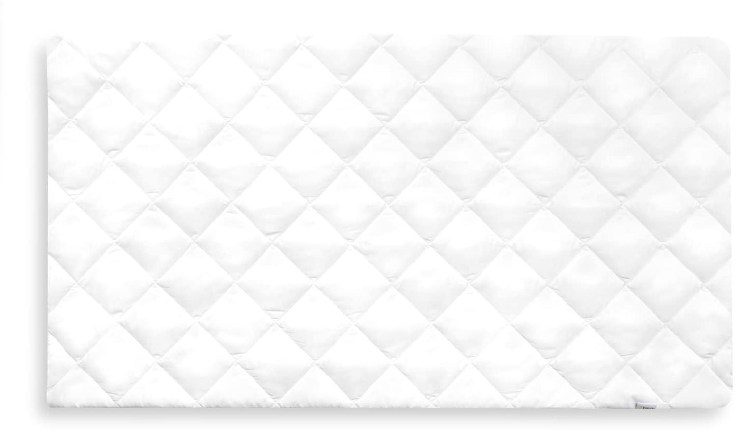 Hauck Spannbettlaken Bed Me 120x60 cm Spannbettuch für Reisebett Matratzen, Weiche Steppung, Elastischer Bund, 40 Grad Maschinenwäsche, Weiß Bild 1