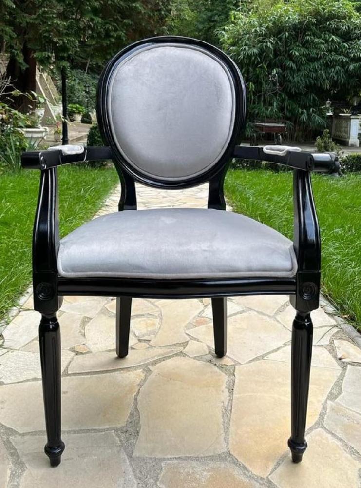 Casa Padrino Luxus Barock Esszimmer Stuhl Grau / Schwarz - Handgefertigter Antik Stil Stuhl mit Armlehnen und edlem Samtstoff - Esszimmer Möbel im Barockstil Bild 1