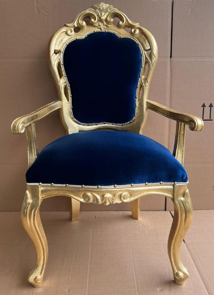 Casa Padrino Luxus Barock Esszimmer Stuhl Royalblau / Gold - Handgefertigter Barockstil Stuhl mit Armlehnen und edlem Samtstoff - Esszimmer Möbel im Barockstil Bild 1