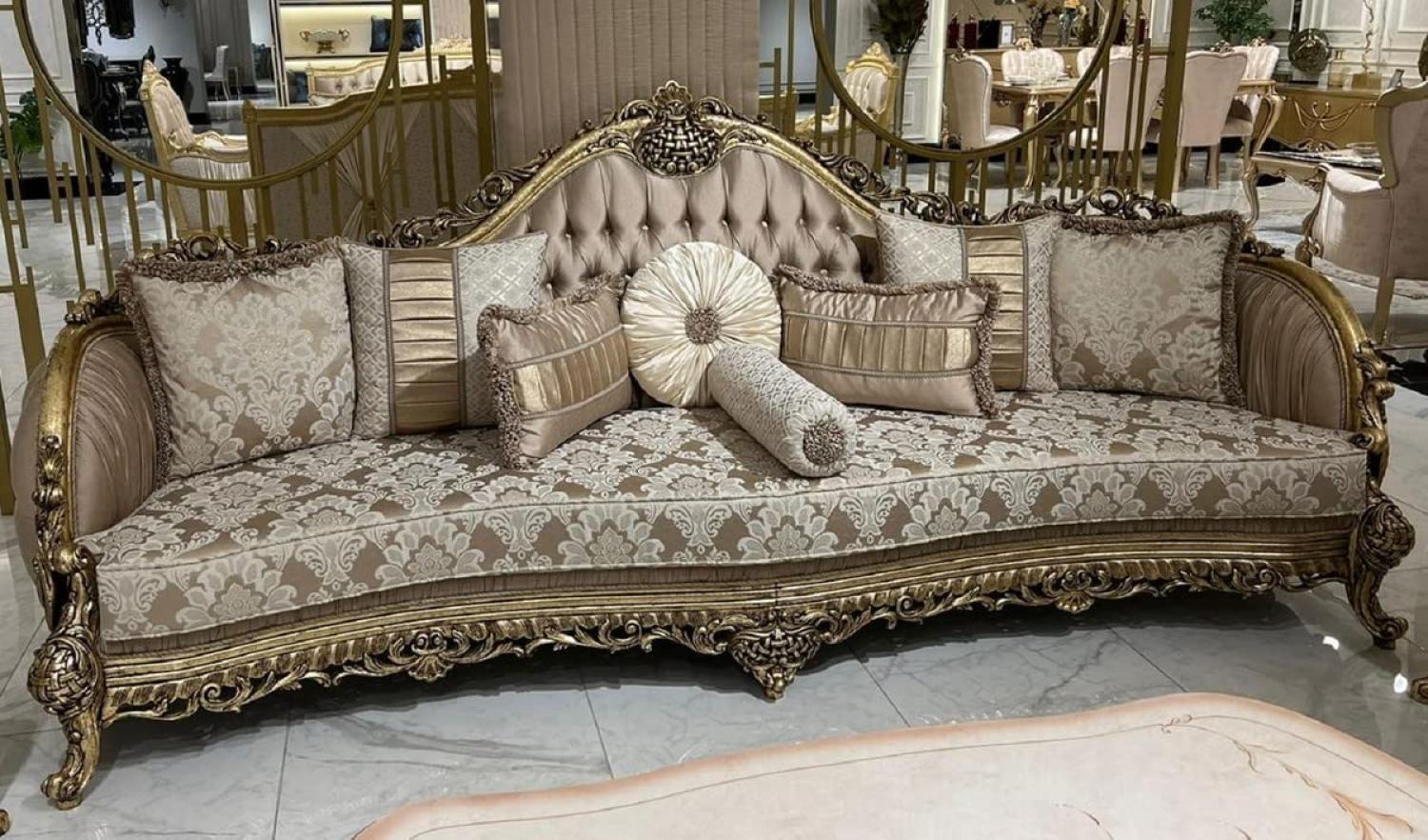 Casa Padrino Luxus Barock Sofa Braun / Weiß / Gold - Handgefertigtes Wohnzimmer Sofa mit elegantem Muster und dekorativen Kissen - Prunkvolle Wohnzimmer Möbel im Barockstil Bild 1