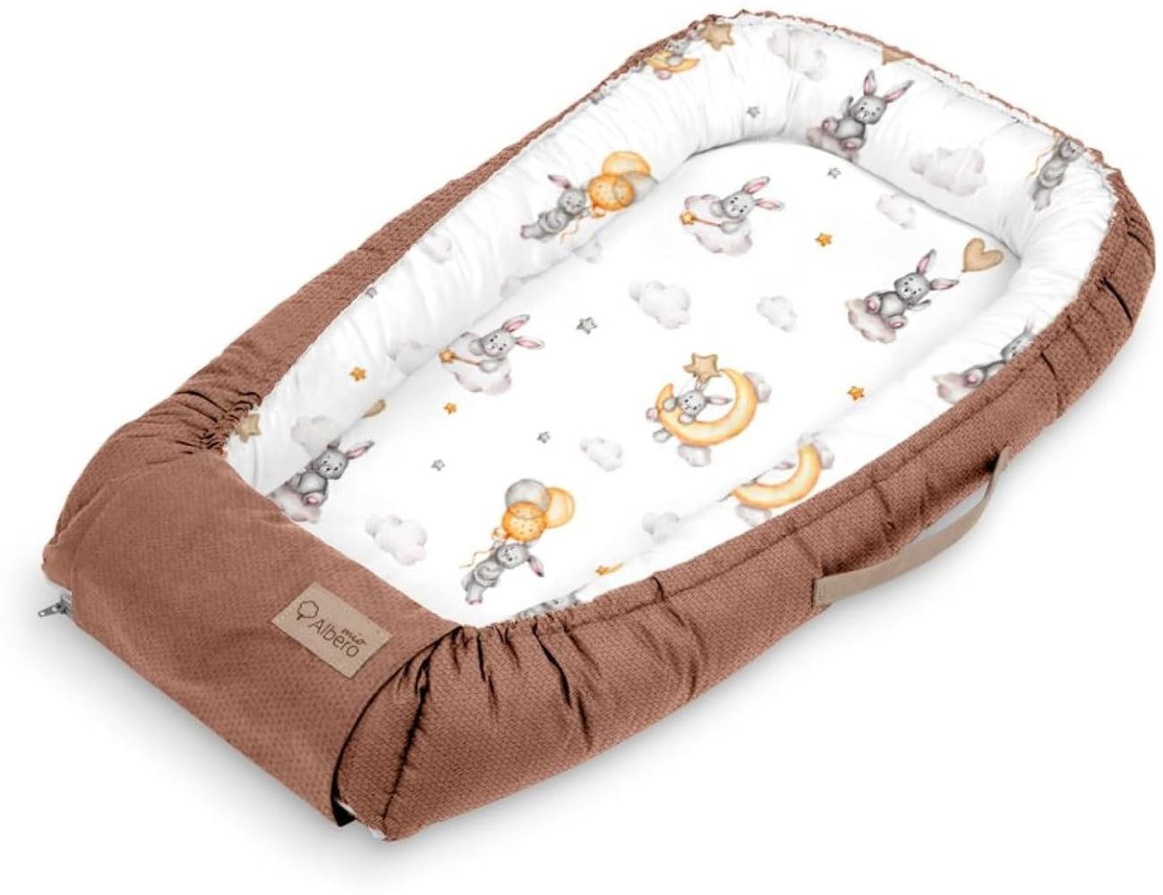 Albero Mio Multifunktionale Kuschelnest Babynest Kokon für Babys und Säuglinge 80cm x 45cm | Alter: 0-7 Monate | 100% Baumwollsatin | Atmungsaktives Material | Hase Bild 1