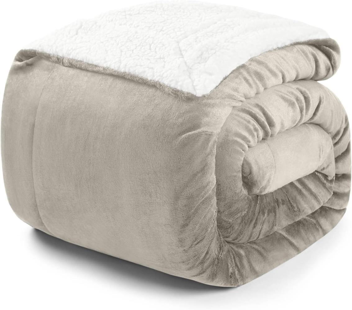 Blumtal Premium Sherpa Kuscheldecke 150 x 200 cm - warme Decke Oeko-TEX® zertifizierte Dicke Sofadecke, Tagesdecke oder Wohnzimmerdecke, Sand - beige Bild 1