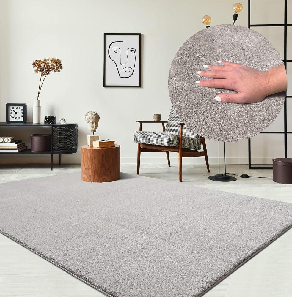 the carpet Relax kuscheliger Kurzflor Teppich, Anti-Rutsch Unterseite, Waschbar bis 30 Grad, Super Soft, Felloptik, Sand, 160 x 220 cm Bild 1