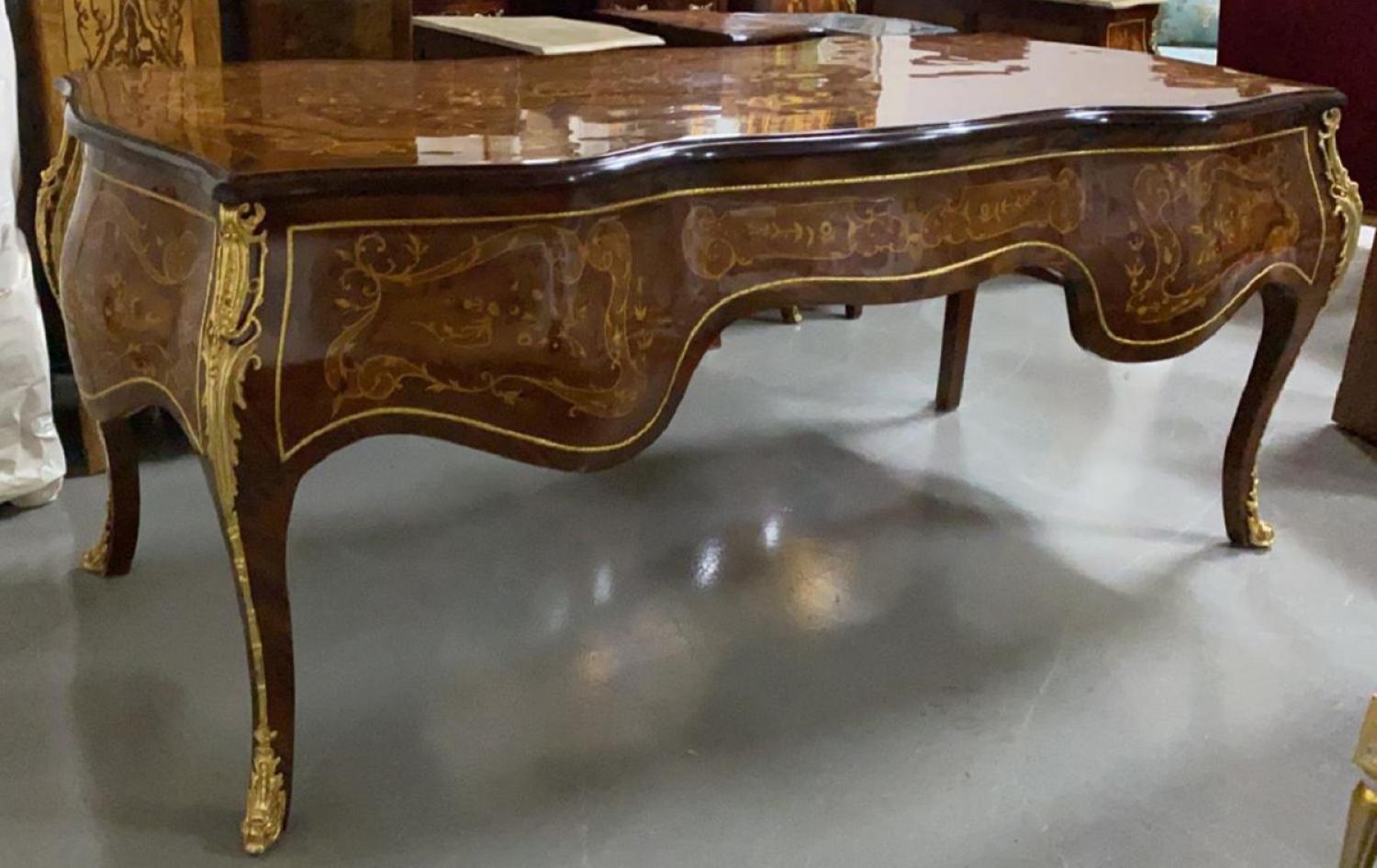 Casa Padrino Barock Schreibtisch Mahagoni Intarsien / Gold - Handgefertigter Antik Stil Sekretär mit 5 Schubladen - Barock Büro Möbel Bild 1