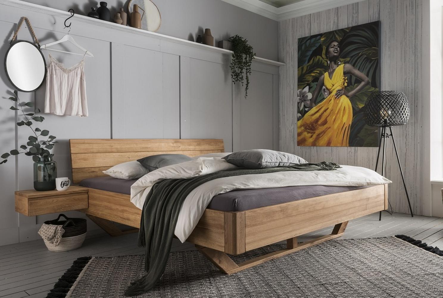 Doppelbett 'Mona' Wildeiche geölt, 200 x 200 cm Bild 1