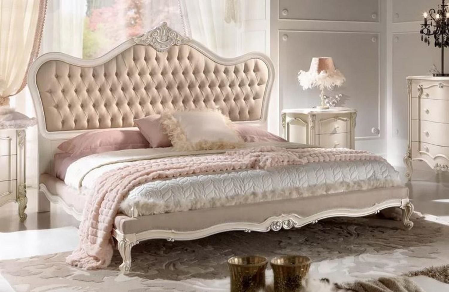 Casa Padrino Luxus Barock Doppelbett Beige / Grau / Weiß / Silber - Prunkvolles Massivholz Bett - Barock Schlafzimmer Möbel - Luxus Qualität - Made in Italy Bild 1