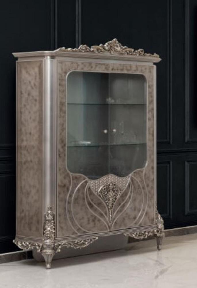 Casa Padrino Luxus Barock Vitrine Silber - Handgefertigter Massivholz Vitrinenschrank - Prunkvolle Barock Möbel Bild 1