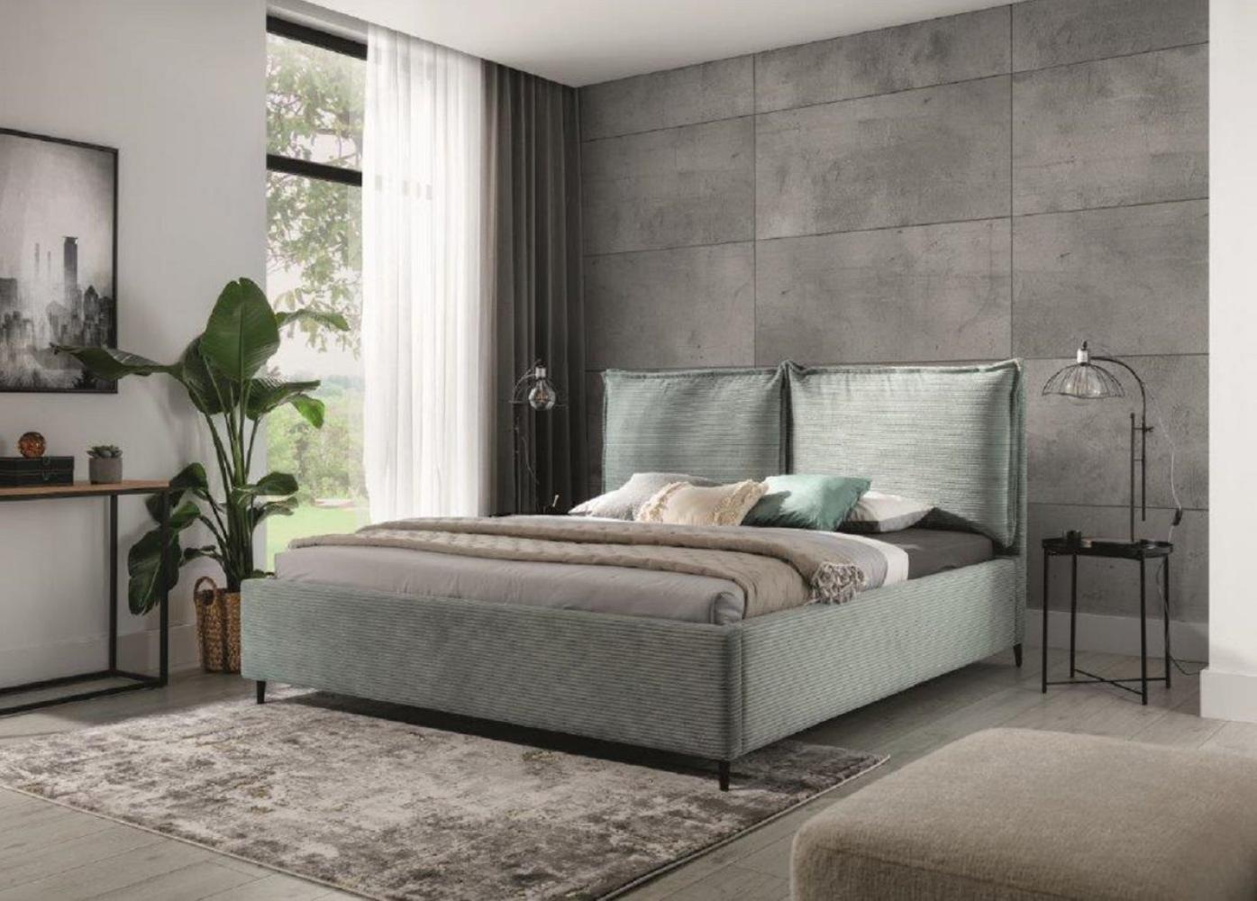 Casa Padrino Luxus Doppelbett Grün / Schwarz - Verschiedene Größen - Modernes Massivholz Bett mit Kopfteil - Moderne Schlafzimmer Möbel - Luxus Kollektion Bild 1