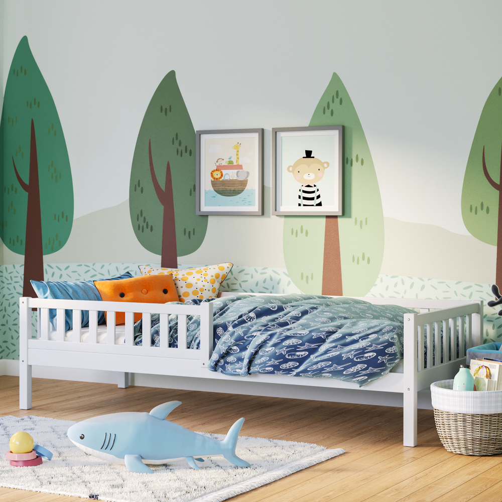 Bellabino 'Vils' Kinderbett, Kiefer massiv, weiß lackiert, 90x200 cm, inkl. Rausfallschutz und Lattenrost Bild 1