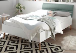 Doppelbett im skandinavischen Stil, MAINZ-61 weiß matt/mint grün mit Füßen aus Natureiche Massivholz, 140x200 cm