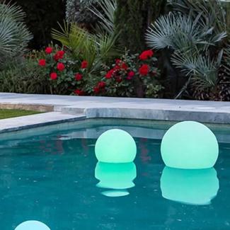 New Garden BULY 20 AUTOMATIC RGBW LED-Garten Kugel Pool schwimmend Solar Akku IP68