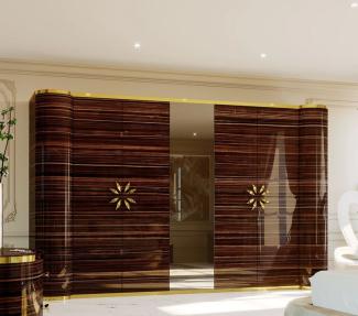 Casa Padrino Luxus Designer Schlafzimmerschrank Hochglanz Braun / Gold 285 x 62 x H. 250 cm - Edler Massivholz Kleiderschrank mit 4 Türen - Hotel Möbel - Luxus Qualität - Made in Italy